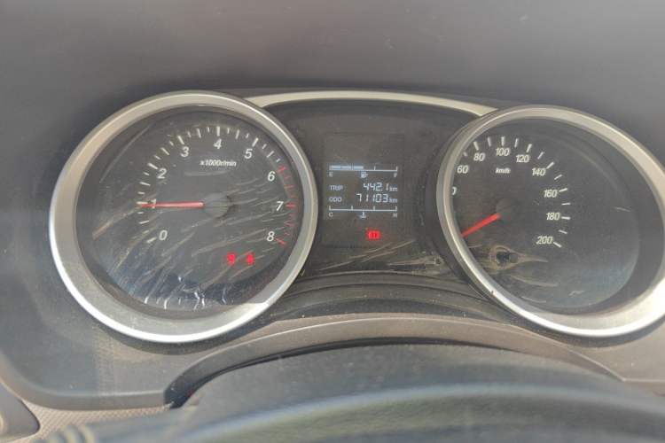 Used Wuling Hongguang 2018 1.5L S Comfort Model L2B Odometer Close Up