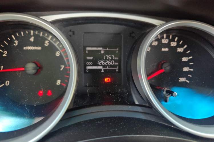 Used Wuling Hongguang 2018 1.5L S Comfort Model L2B Odometer Close Up