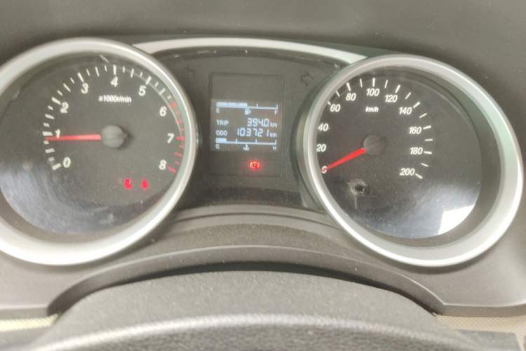 Used Wuling Hongguang 2018 1.5L S Comfort Model L2B Odometer Close Up