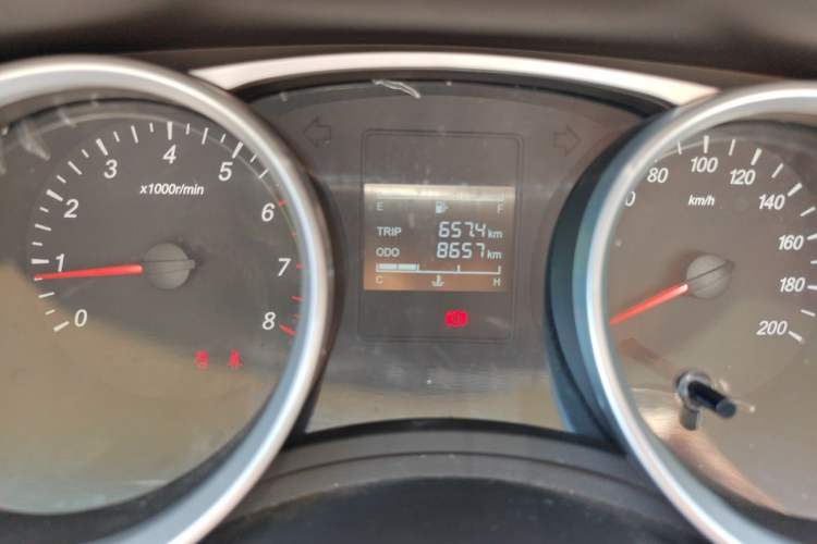 Used Wuling Hongguang 2018 1.5L S Comfort Model L2B Odometer Close Up