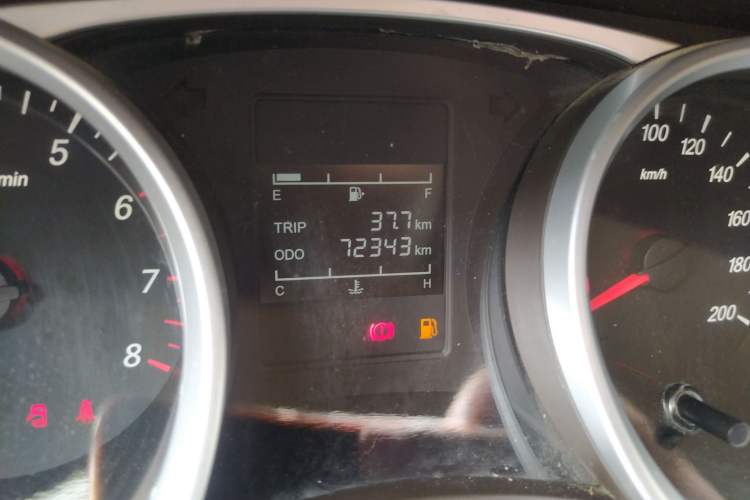 Used Wuling Hongguang 2018 1.5L S Comfort Model L2B Odometer Close Up