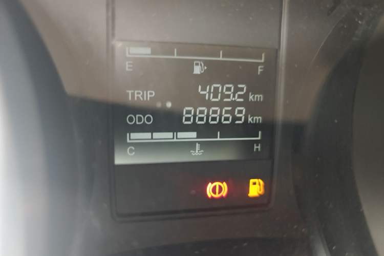Used Wuling Hongguang 2018 1.5L S Comfort Model L2B Odometer Close Up