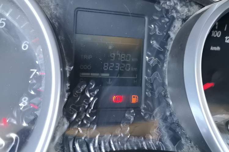 Used Wuling Hongguang 2018 1.5L S Comfort Model L2B Odometer Close Up