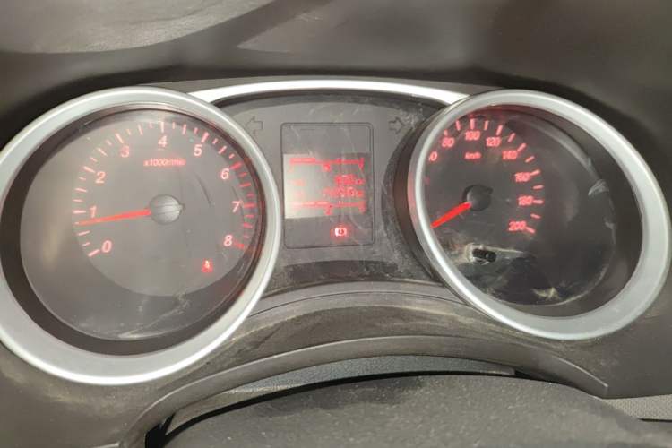 Used Wuling Hongguang 2018 1.5L S Standard Version L2B Odometer Close Up