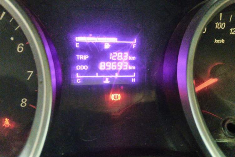 Used Wuling Hongguang 2018 1.5L S Comfort Model L2B Odometer Close Up