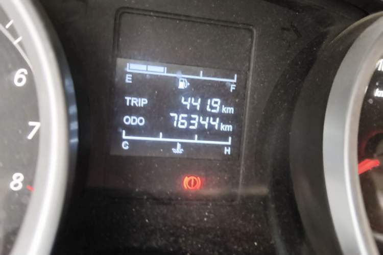 Used Wuling Hongguang 2018 1.5L S Comfort Model L2B Odometer Close Up