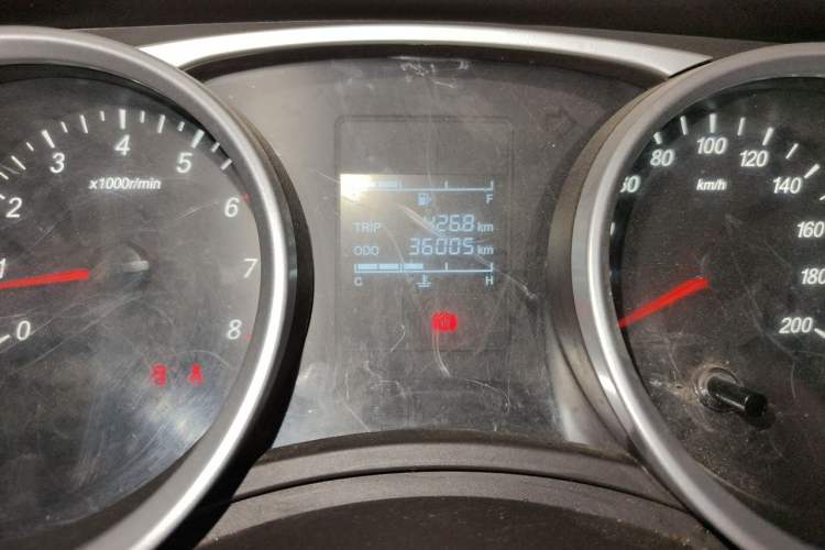 Used Wuling Hongguang 2018 1.5L S Comfort Model L2B Odometer Close Up