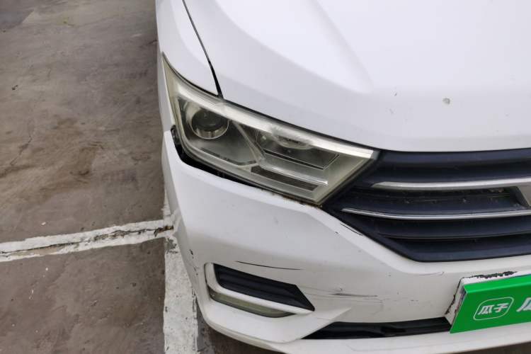 Used Wuling Hongguang 2018 1.5L S Standard Version L2B Right Front Headlight
