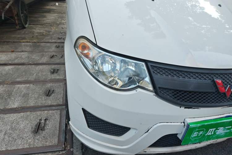 Used Wuling Hongguang 2018 1.5L Classic S Base Model Right Front Headlight