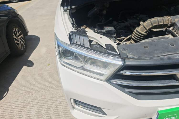 Used Wuling Hongguang 2018 1.5L S Comfort Model L2B Right Front Headlight