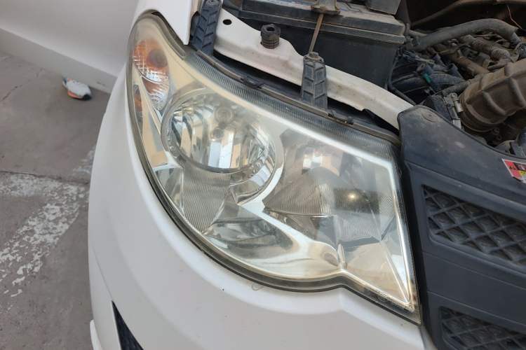 Used Wuling Hongguang 2018 1.5L Classic S Base Model Right Front Headlight