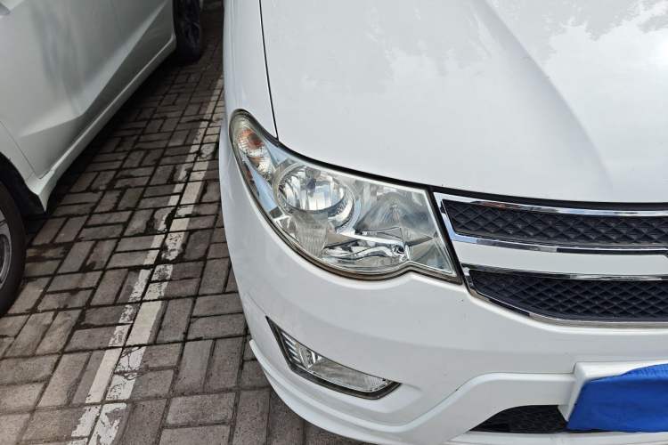 Used Wuling Hongguang 2018 1.5L S Standard Version L2B Right Front Headlight