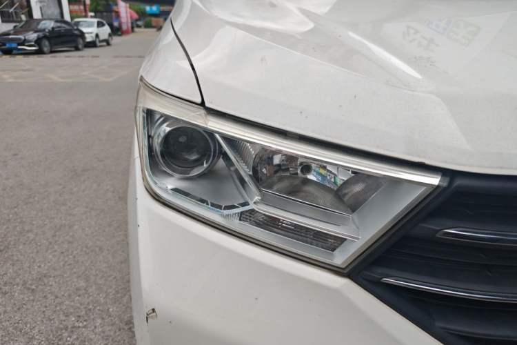Used Wuling Hongguang 2018 1.5L S Comfort Model L2B Right Front Headlight