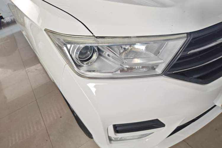 Used Wuling Hongguang 2018 1.5L S Standard Version L2B Right Front Headlight