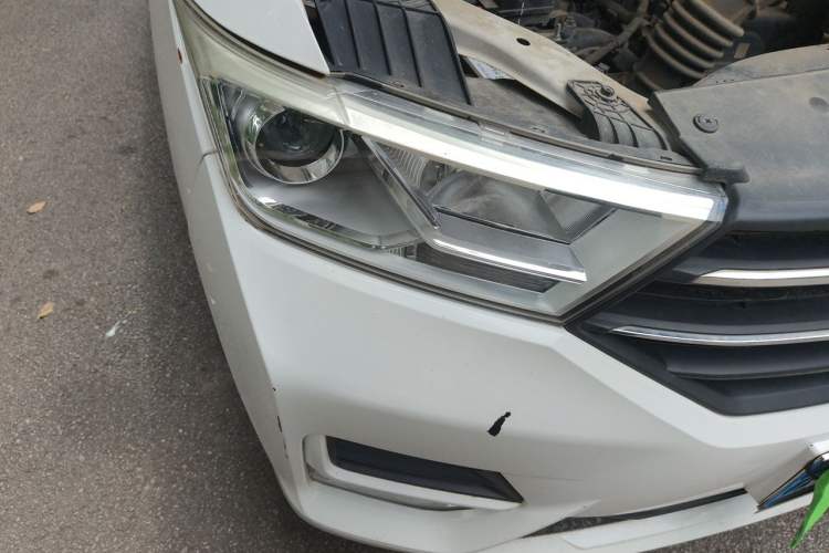 Used Wuling Hongguang 2018 1.5L S Comfort Model L2B Right Front Headlight