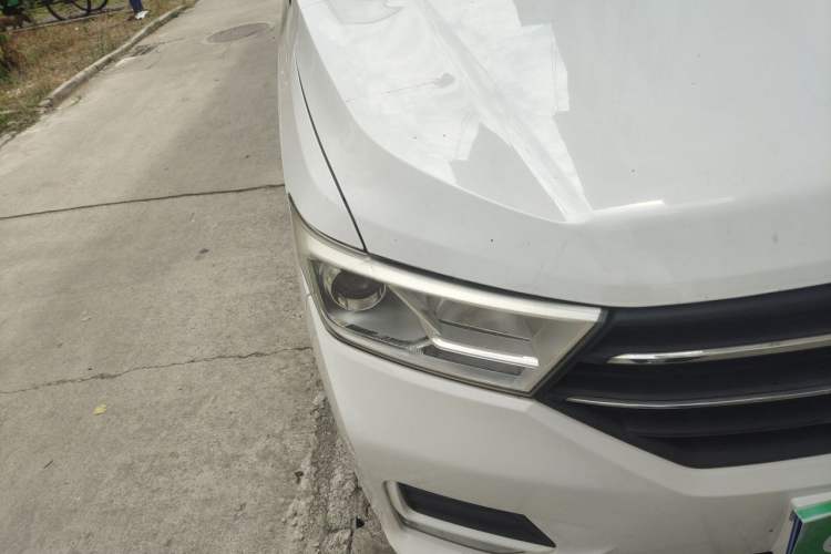 Used Wuling Hongguang 2018 1.5L S Standard Version L2B Right Front Headlight