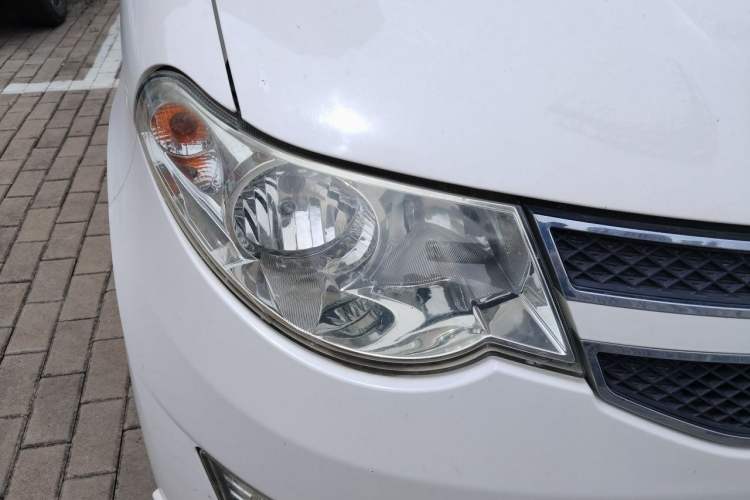 Used Wuling Hongguang 2018 1.5L Classic S Standard Model Right Front Headlight
