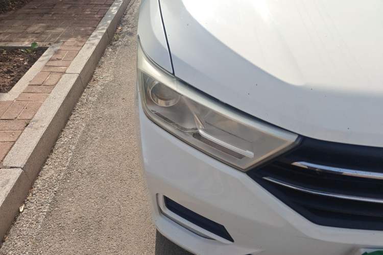 Used Wuling Hongguang 2018 1.5L S Comfort Model L2B Right Front Headlight