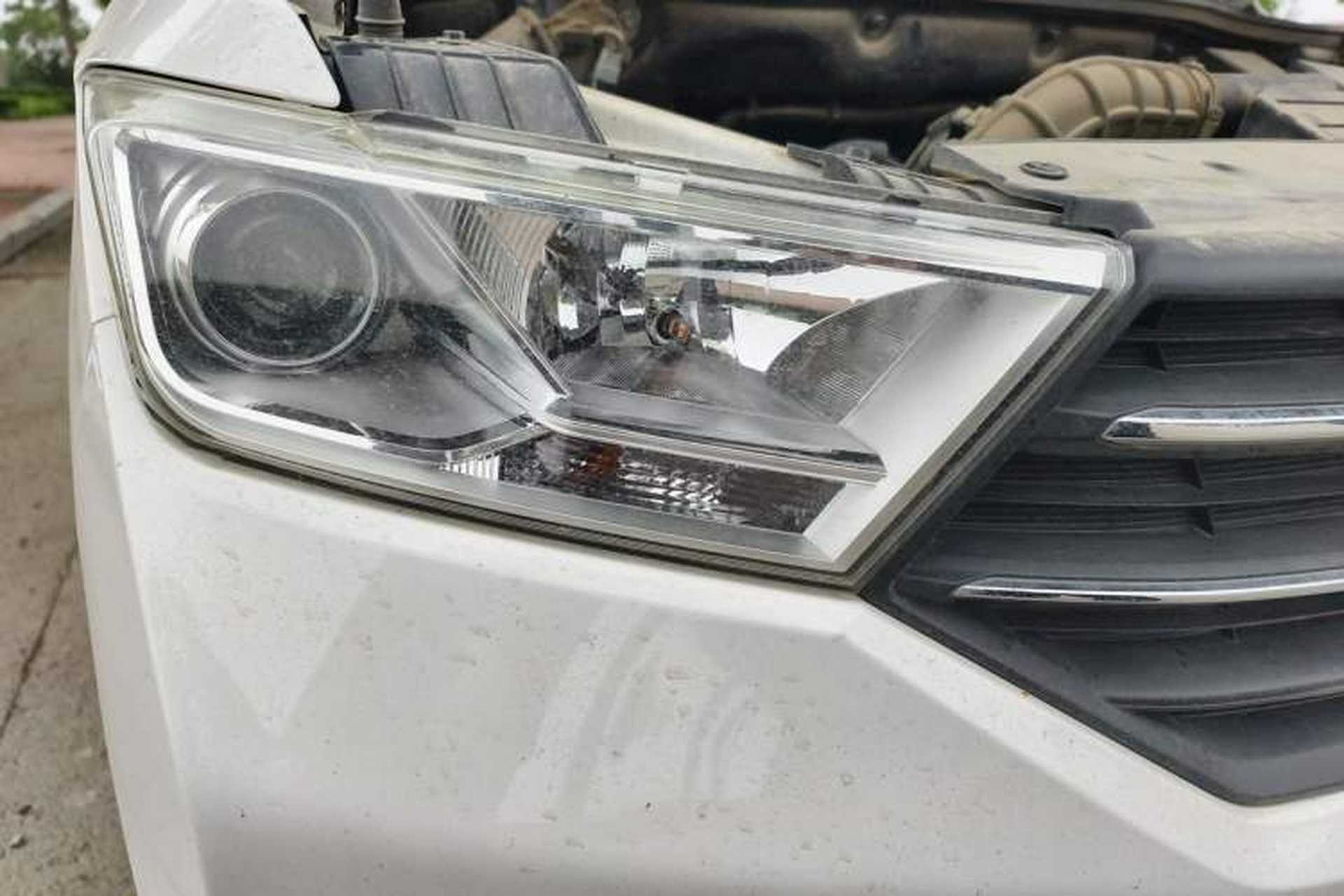 Used Wuling Hongguang 2018 1.5L S Standard Version L2B Right Front Headlight