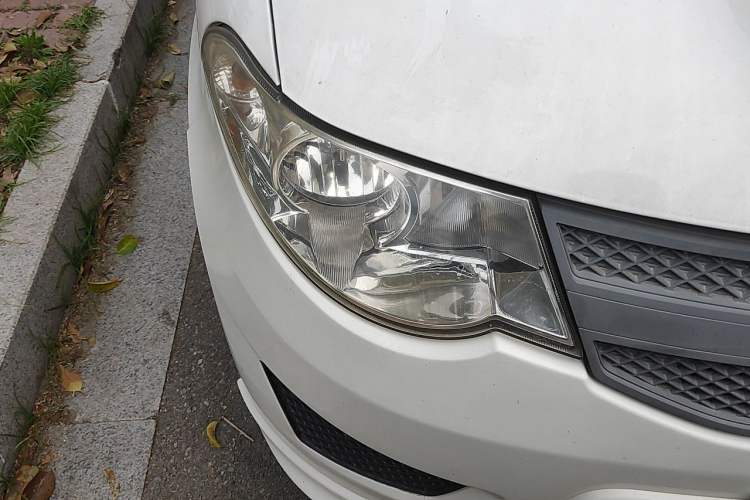 Used Wuling Hongguang 2018 1.5L Classic S Base Model Right Front Headlight