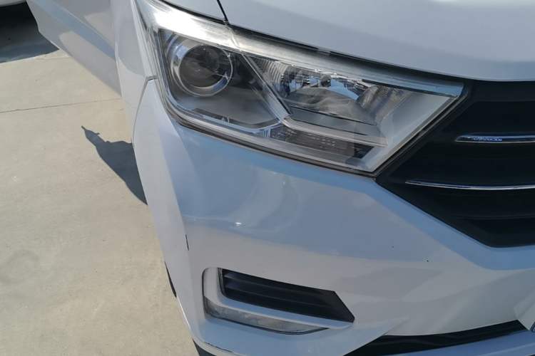 Used Wuling Hongguang 2018 1.5L S Comfort Model L2B Right Front Headlight