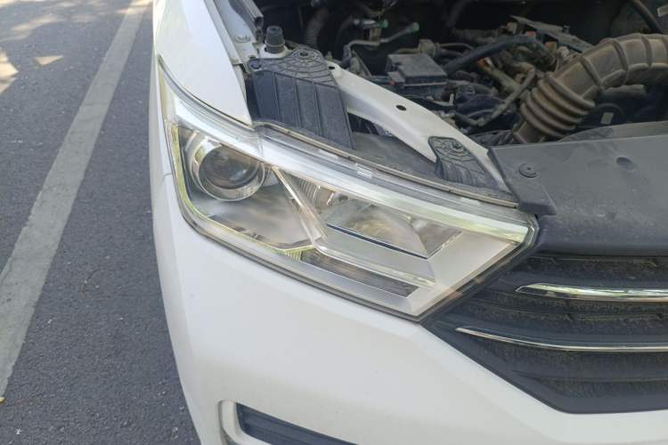 Used Wuling Hongguang 2018 1.5L S Comfort Model L2B Right Front Headlight
