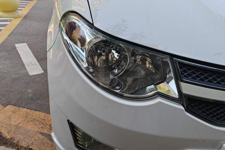 Used Wuling Hongguang 2018 1.5L Classic S Standard Model Right Front Headlight