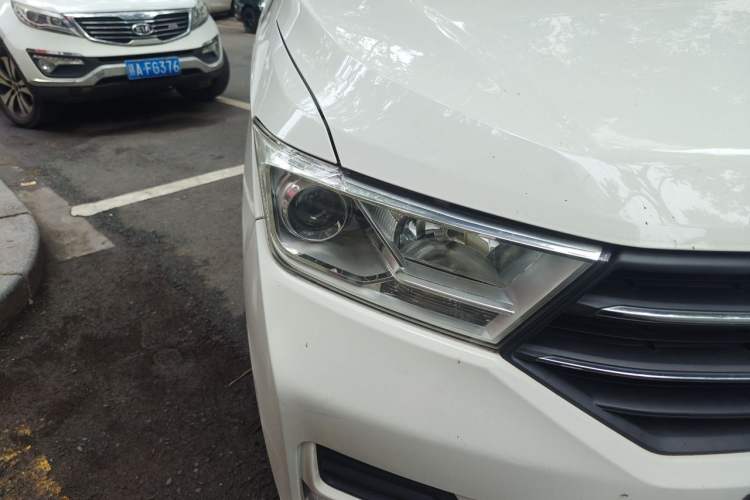 Used Wuling Hongguang 2018 1.5L S Standard Version L2B Right Front Headlight