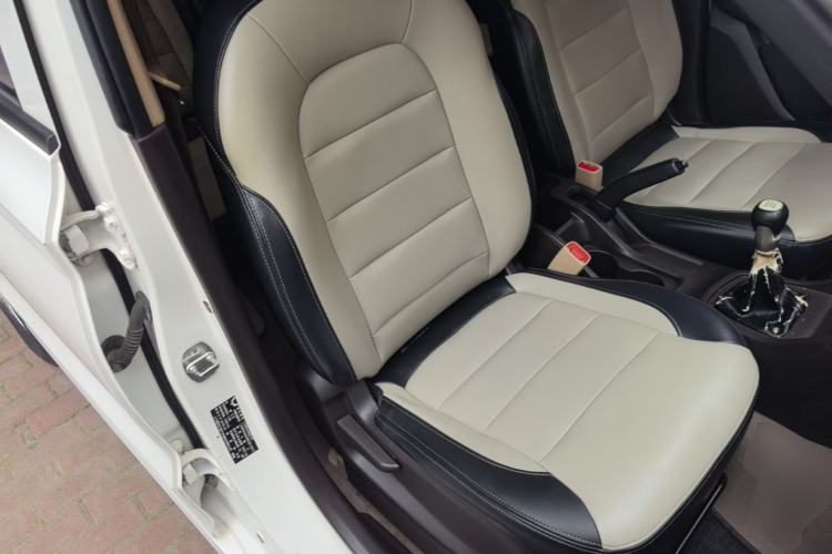 Used Wuling Hongguang 2018 1.5L S Standard Version L2B Right Front Seat