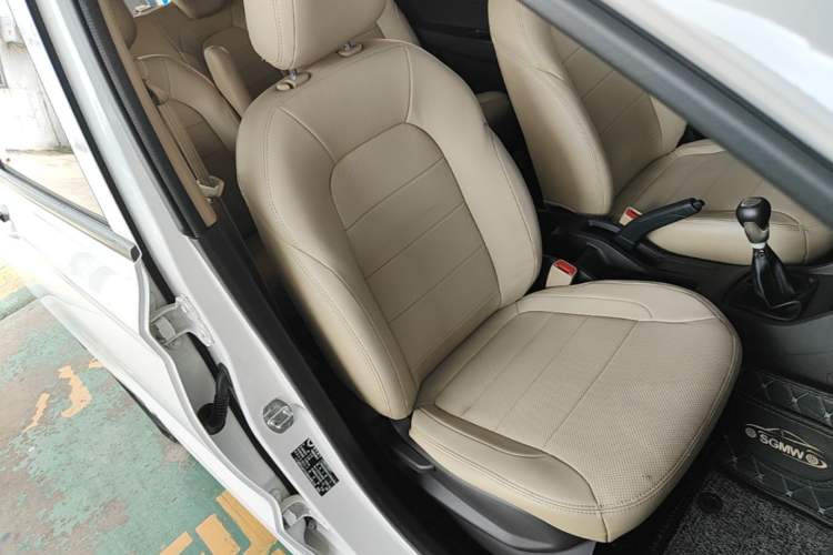 Used Wuling Hongguang 2018 1.5L S Standard Version L2B Right Front Seat