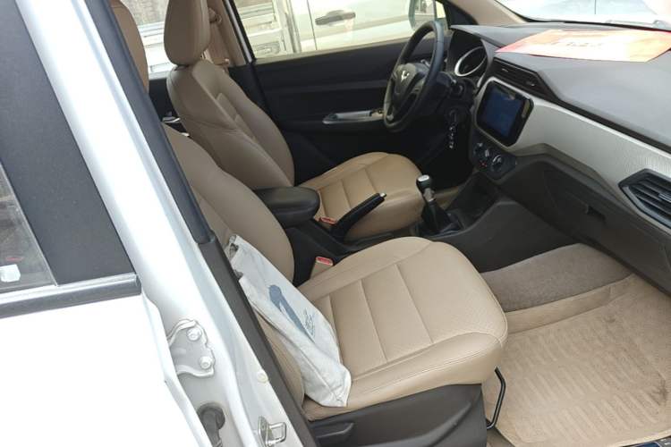 Used Wuling Hongguang 2018 1.5L S Comfort Model L2B Right Front Seat