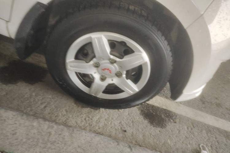 Used Wuling Hongguang 2018 1.2L Classic S Base Model Right Front Wheel Hub