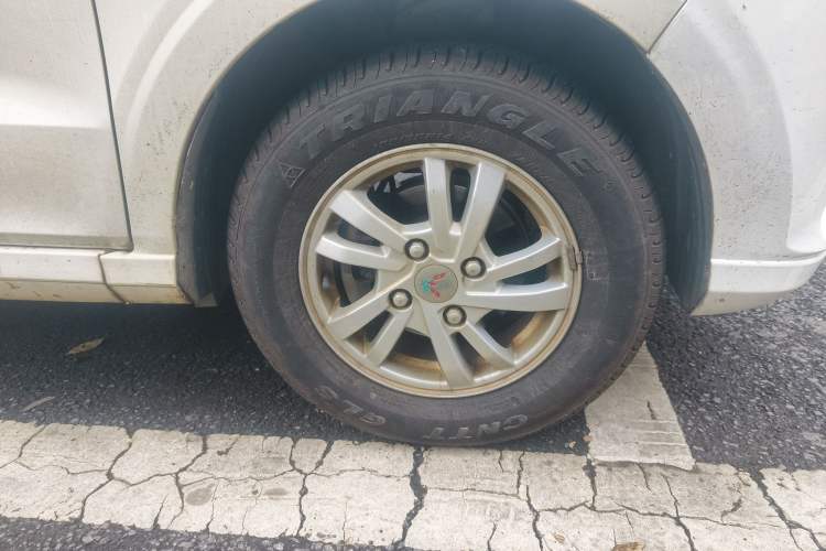 Used Wuling Hongguang 2018 1.5L S Standard Version L2B Right Front Wheel Hub