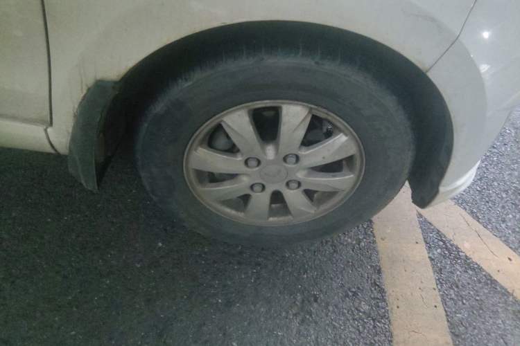 Used Wuling Hongguang 2018 1.5L Classic S Base Model Right Front Wheel Hub
