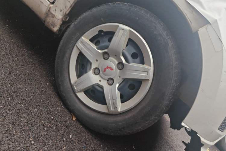 Used Wuling Hongguang 2018 1.5L Classic S Base Model Right Front Wheel Hub