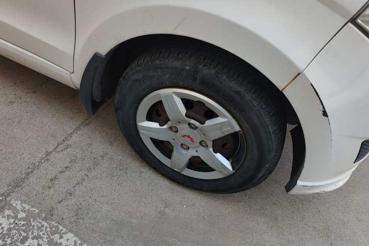Used Wuling Hongguang 2018 1.5L Classic S Base Model Right Front Wheel Hub