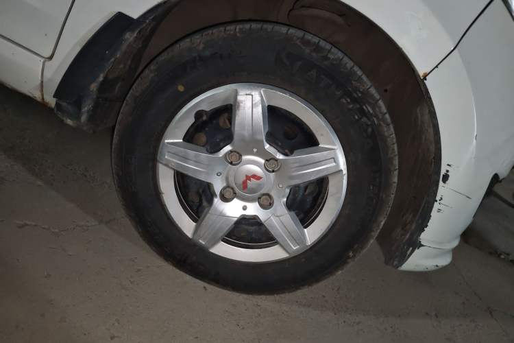 Used Wuling Hongguang 2018 1.5L Classic S Base Model Right Front Wheel Hub