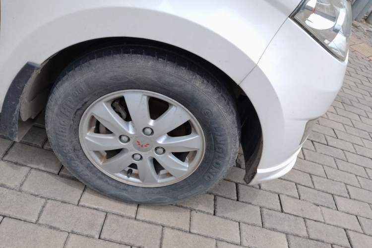 Used Wuling Hongguang 2018 1.5L Classic S Standard Model Right Front Wheel Hub