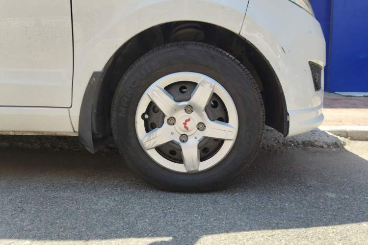 Used Wuling Hongguang 2018 1.2L Classic S Base Model Right Front Wheel Hub