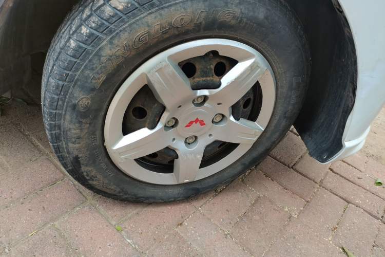 Used Wuling Hongguang 2018 1.5L Classic S Base Model Right Front Wheel Hub