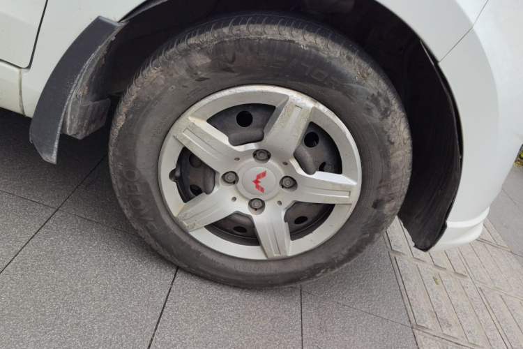 Used Wuling Hongguang 2018 1.2L Classic S Base Model Right Front Wheel Hub