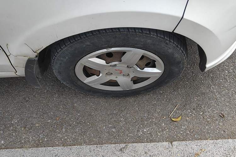 Used Wuling Hongguang 2018 1.5L Classic S Base Model Right Front Wheel Hub