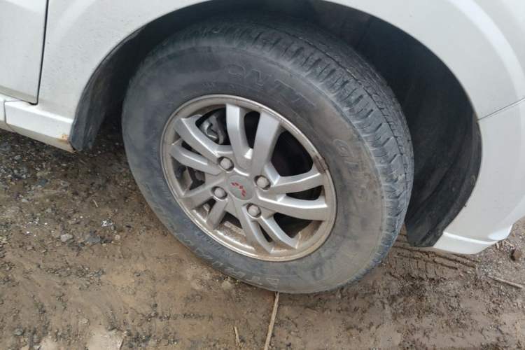 Used Wuling Hongguang 2018 1.5L S Standard Version L2B Right Front Wheel Hub