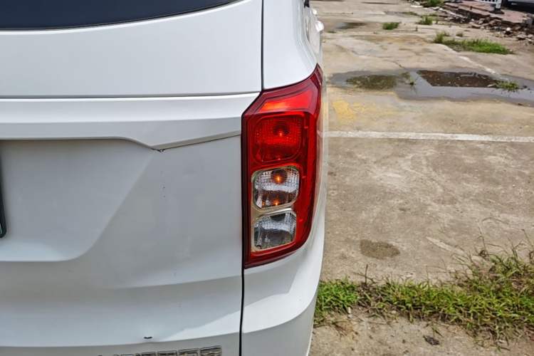 Used Wuling Hongguang 2018 1.5L S Standard Version L2B Right Rear Taillight