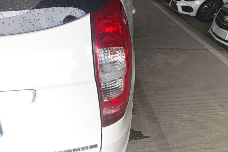 Used Wuling Hongguang 2018 1.5L Classic S Standard Model Right Rear Taillight