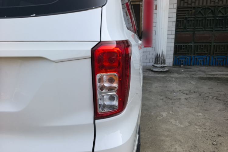 Used Wuling Hongguang 2018 1.5L S Comfort Model L2B Right Rear Taillight