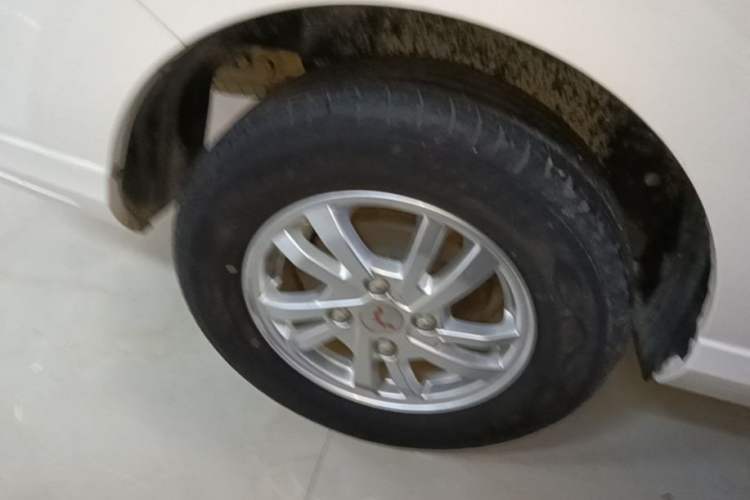 Used Wuling Hongguang 2018 1.5L S Comfort Model L2B Right Rear Wheel Hub