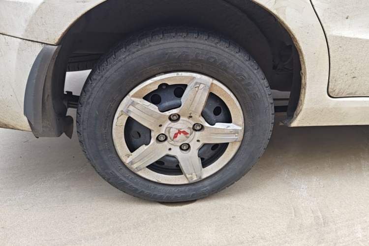 Used Wuling Hongguang 2018 1.2L Classic S Base Model Right Rear Wheel Hub