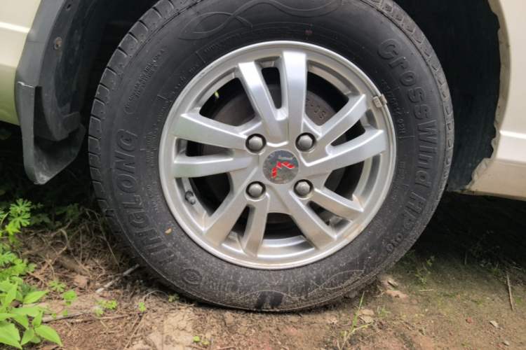 Used Wuling Hongguang 2018 1.5L S Comfort Model L2B Right Rear Wheel Hub