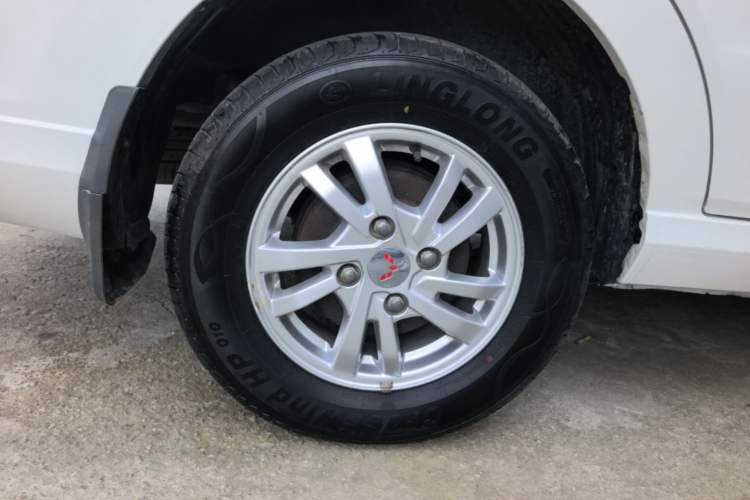 Used Wuling Hongguang 2018 1.5L S Comfort Model L2B Right Rear Wheel Hub